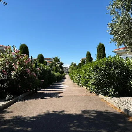 Apartment Beachside With Pool & Garden In Juan Les Pins