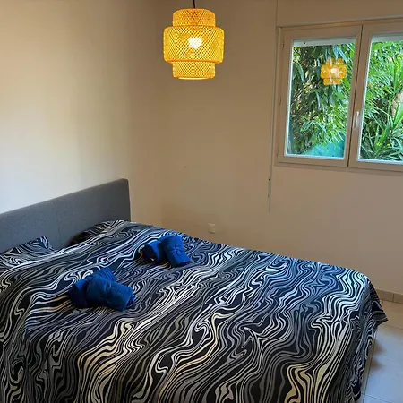 Beachside With Pool & Garden In Juan Les Pins Αντίμπ