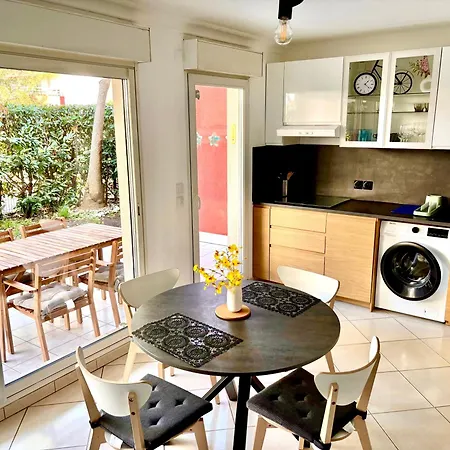 Apartment Beachside With Pool & Garden In Juan Les Pins