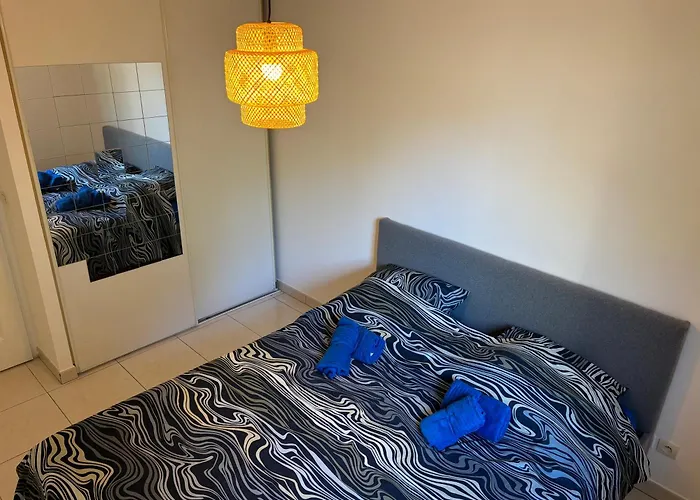 Διαμέρισμα Beachside With Pool & Garden In Juan Les Pins *