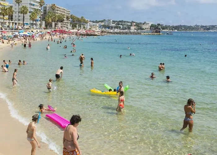 Διαμέρισμα Beachside With Pool & Garden In Juan Les Pins